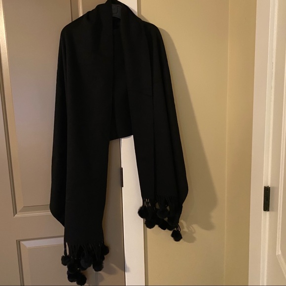 La Fiorentina Black Wool Scarf/Wrap - Picture 3 of 4